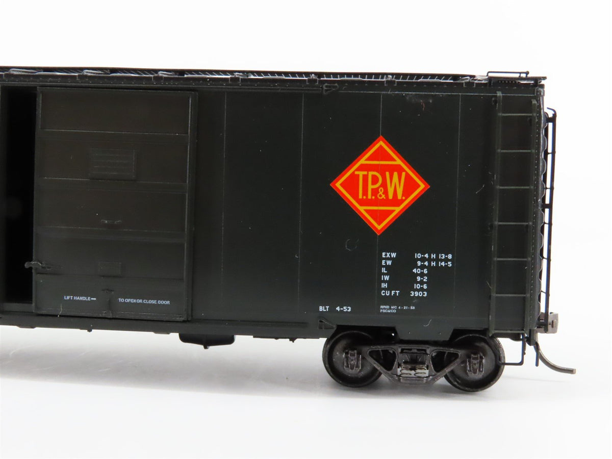 HO Kadee Cars #4813 TP&amp;W Toledo Peoria &amp; Western 40&#39; Single Door Box Car #601