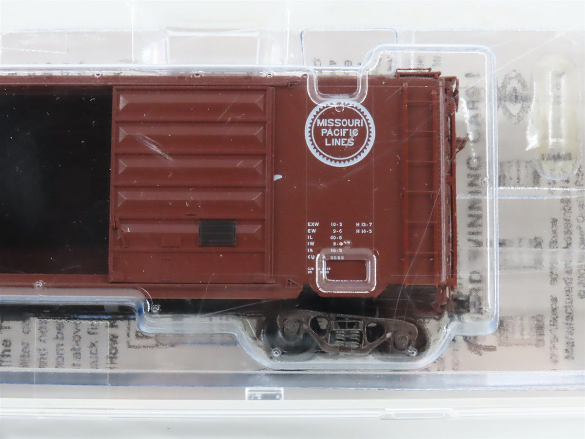 HO Scale Kadee Cars #5269 MP Missouri Pacific 40&#39; Box Car #39130 - SEALED