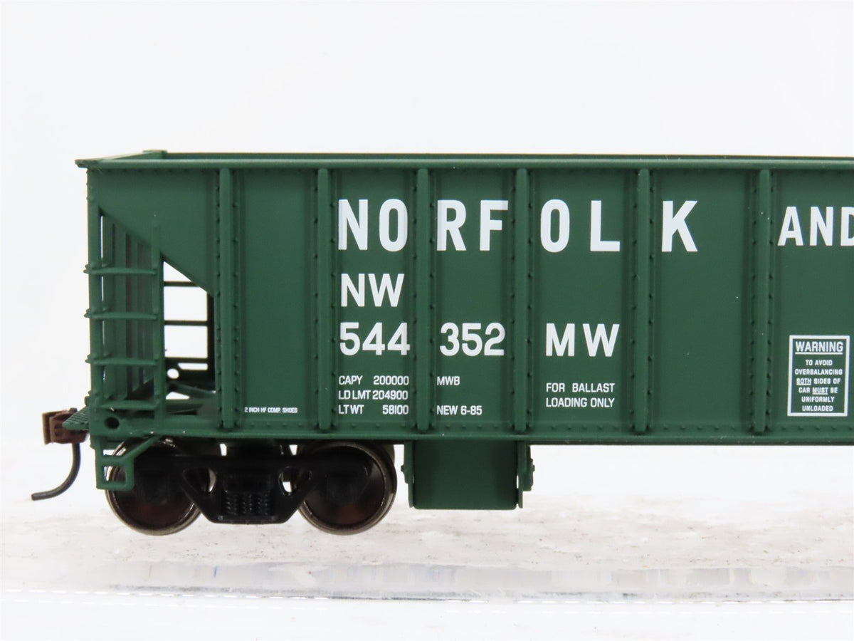 HO Walthers Gold 932-34236 N&amp;W Norfolk &amp; Western 2-Bay Ballast Hoppers 3-Pack