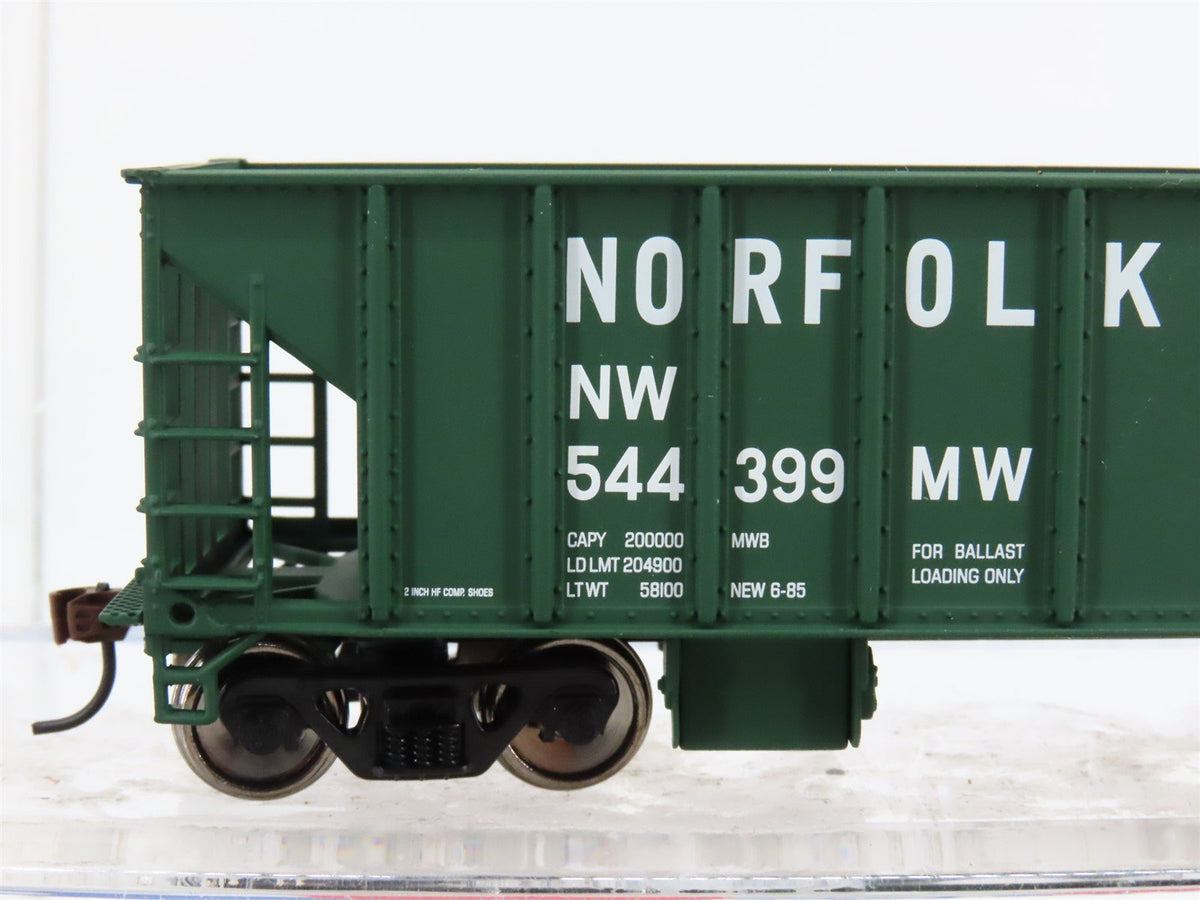 HO Walthers Gold 932-34236 N&amp;W Norfolk &amp; Western 2-Bay Ballast Hoppers 3-Pack