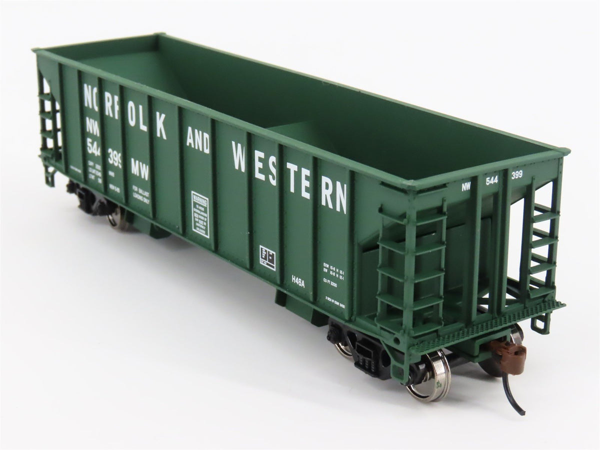 HO Walthers Gold 932-34236 N&amp;W Norfolk &amp; Western 2-Bay Ballast Hoppers 3-Pack