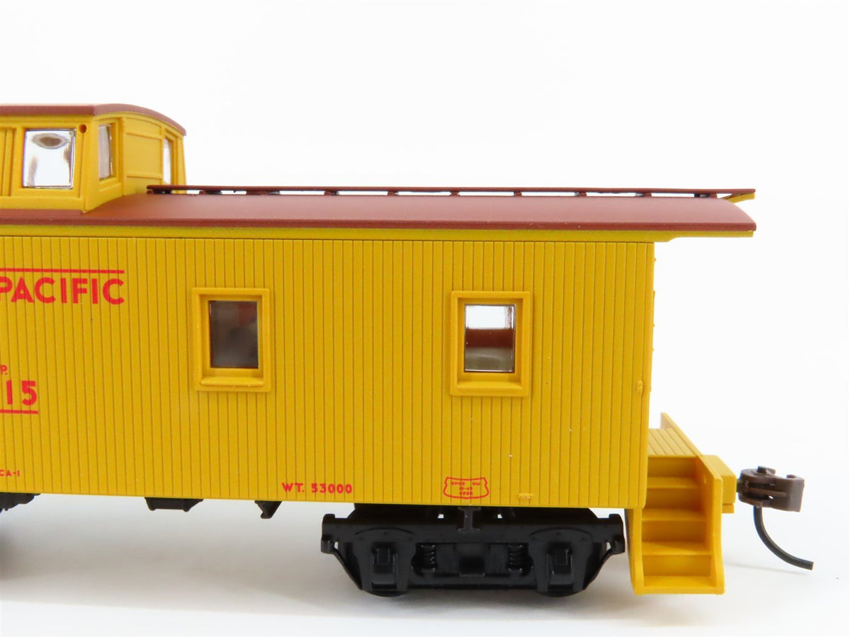 HO Scale Walthers 932-27541 UP Union Pacific Wood Caboose #3215 &amp; #3232 2-Pack