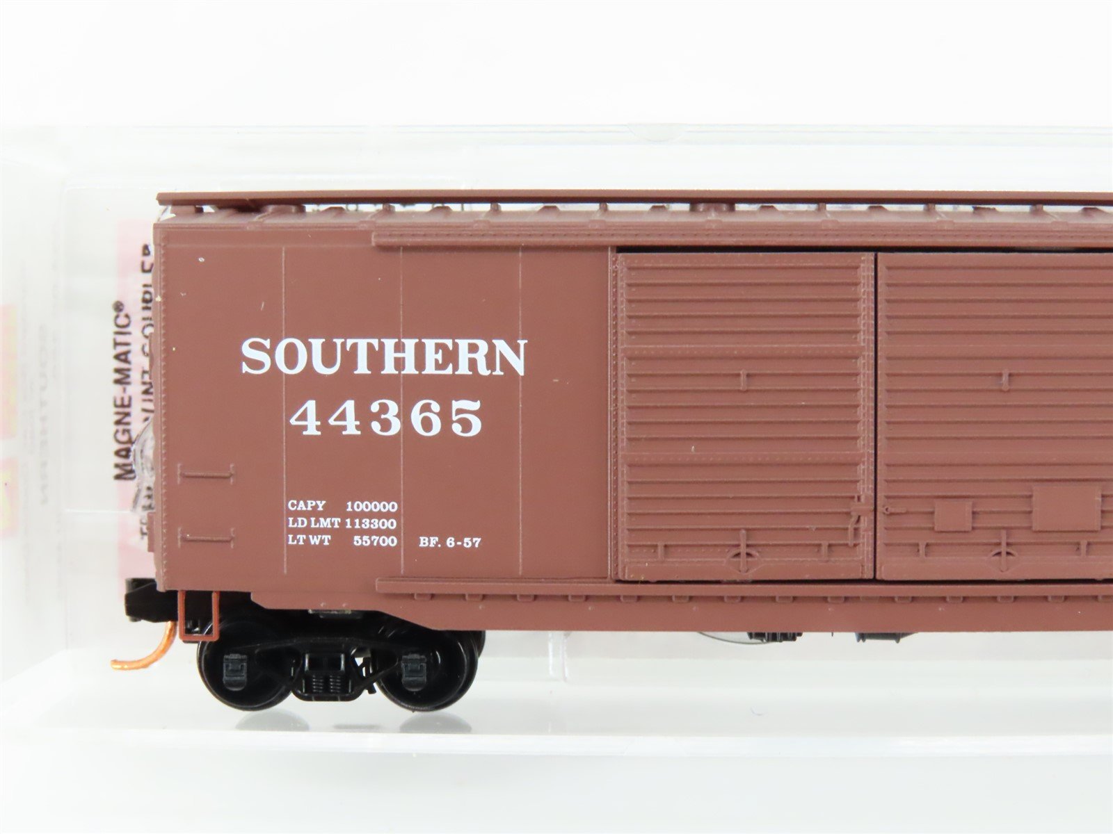 N Scale Micro-Trains MTL 03400360 Southern 50' Standard Boxcar #44365 w/Load