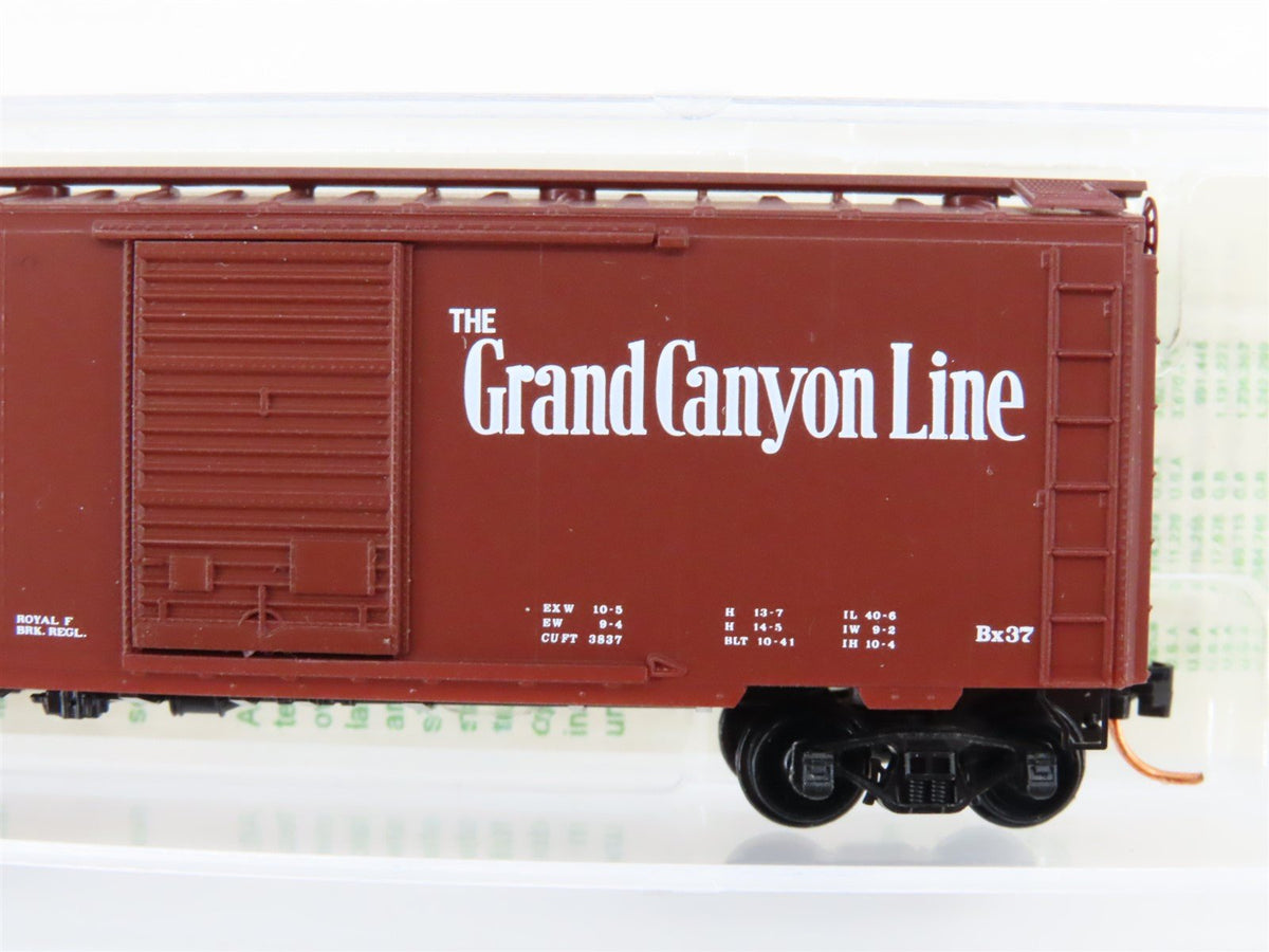 N Micro-Trains MTL 20072 ATSF Grand Canyon Line 40&#39; Boxcar #143572 - Blue Label