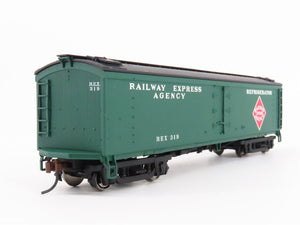 HO Walthers 932-5471 REX / REA Railway Express Agency GACX 50' Wood Reefer #319