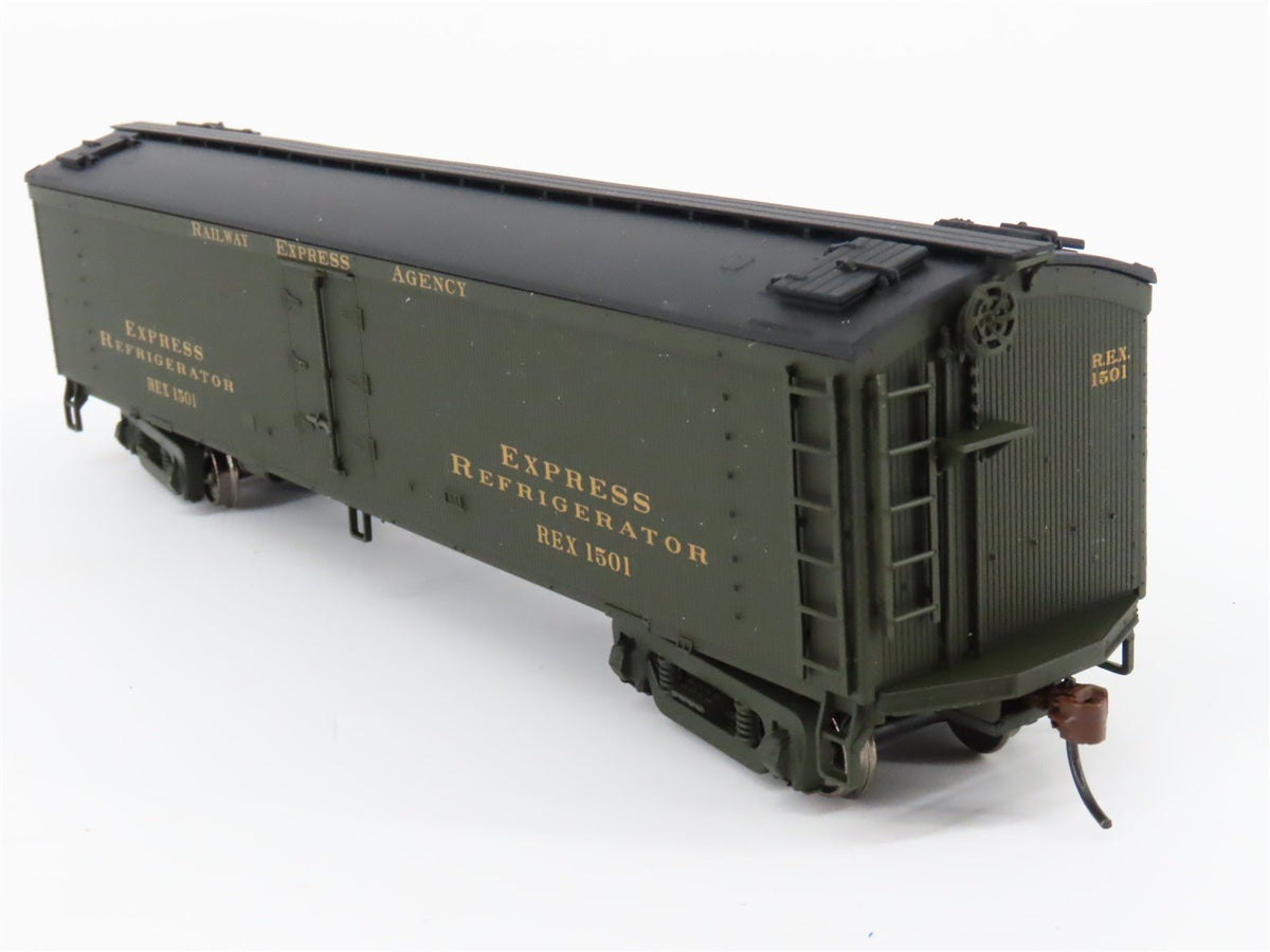 HO Walthers 932-5493 REX / REA Railway Express Agency GACX 50&#39; Wood Reefer #1501