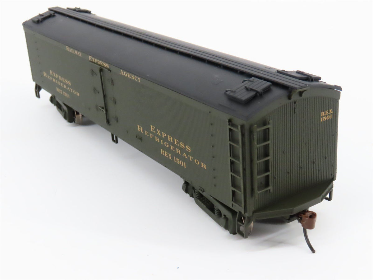 HO Walthers 932-5493 REX / REA Railway Express Agency GACX 50&#39; Wood Reefer #1501