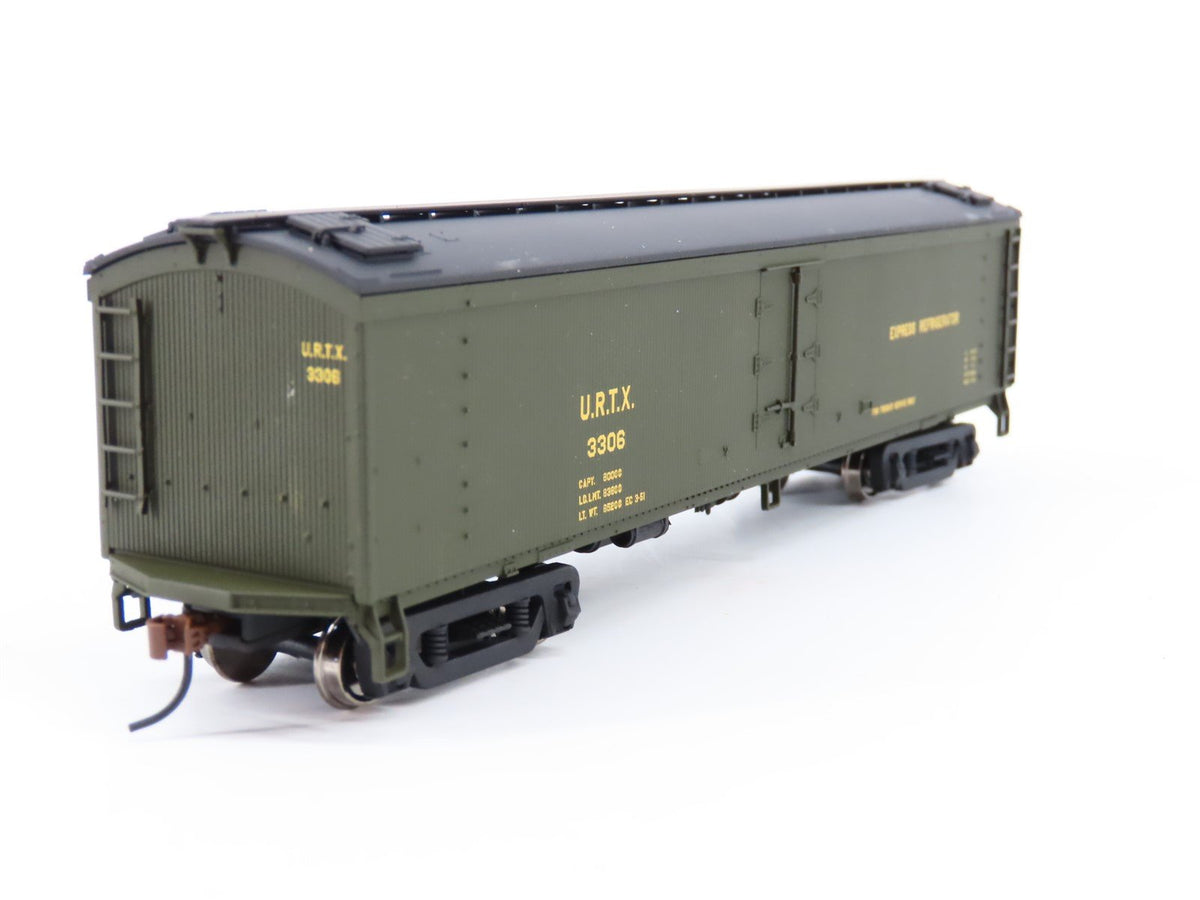 HO Scale Walthers 932-5483 URTX Express Refrigerator GACX 50&#39; Wood Reefer #3306