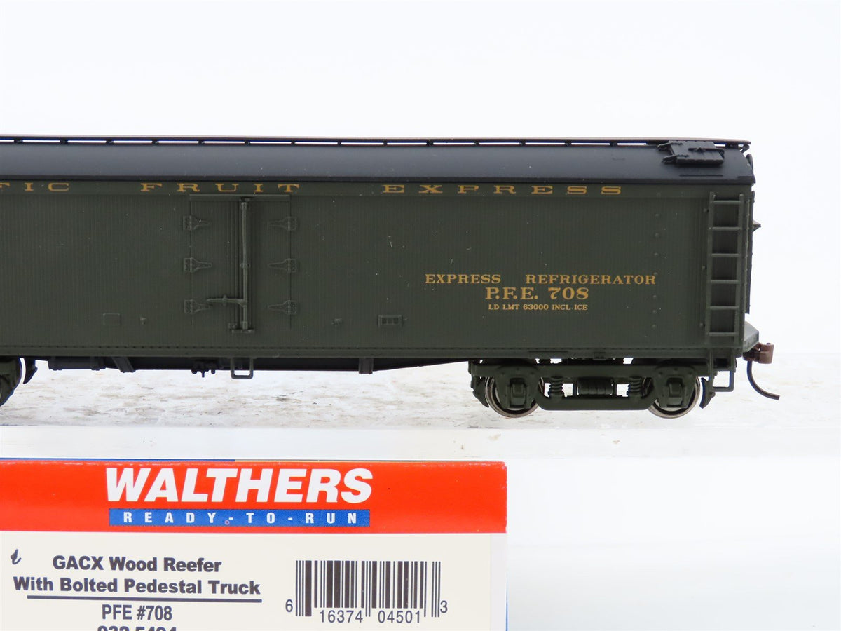 HO Scale Walthers 932-5494 PFE Pacific Fruit Express GACX 50&#39; Wood Reefer #708