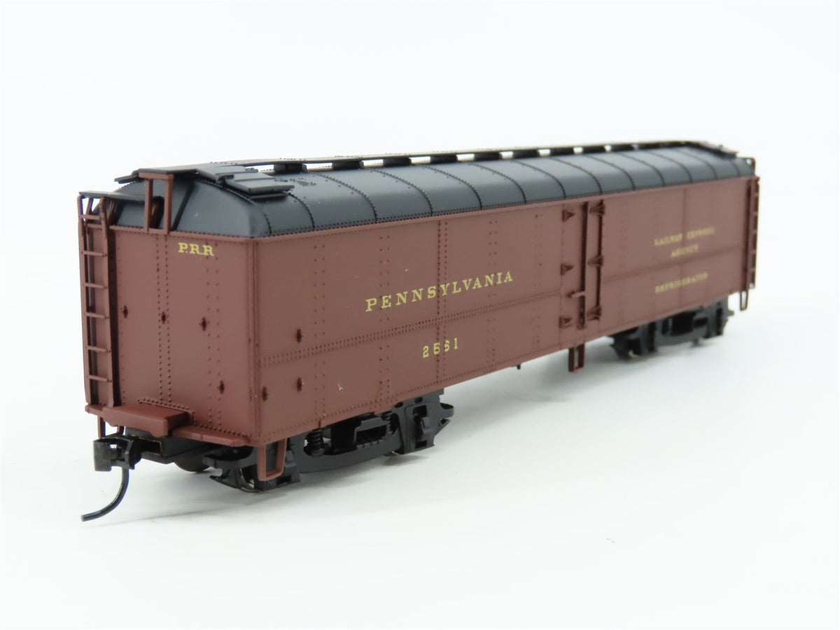 HO Scale Walthers 932-5882 PRR Pennsylvania 50&#39; R50B Express Reefer #2561