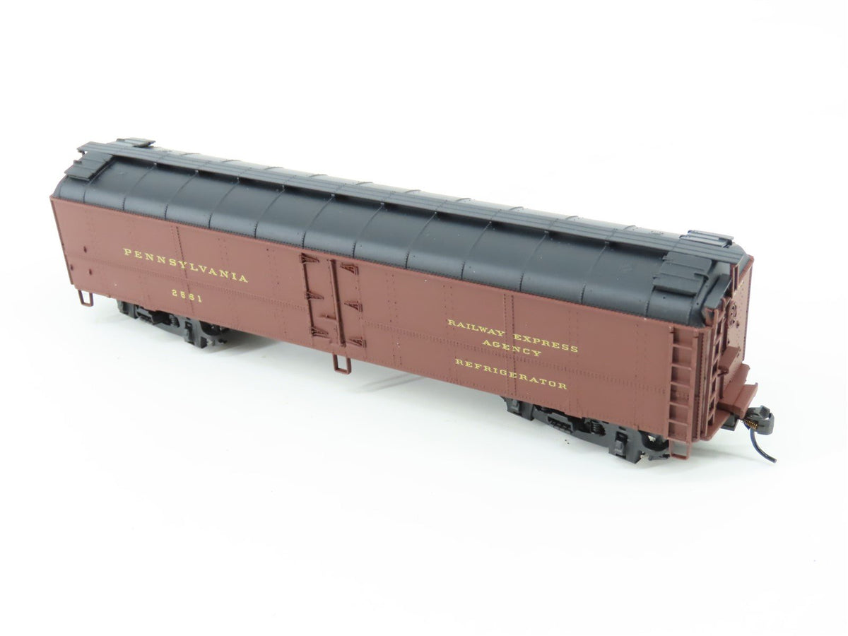 HO Scale Walthers 932-5882 PRR Pennsylvania 50&#39; R50B Express Reefer #2561