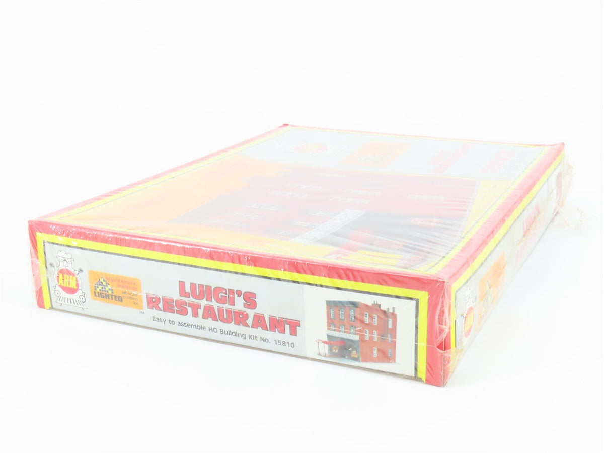 HO Scale AHM Kit 15810 Luigi&#39;s Restaurant