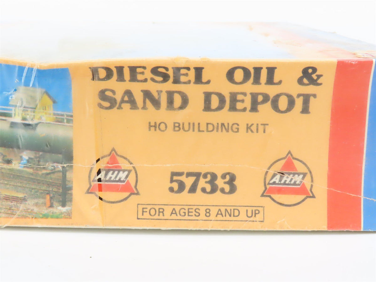 HO 1/87 Scale AHM Kit 5733 Diesel Oil &amp; Sand Depot - Sealed