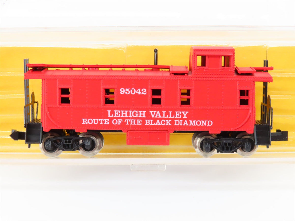 N Atlas 3568 LV Lehigh Valley &quot;Black Diamond Route&quot; Offset Cupola Caboose #95042