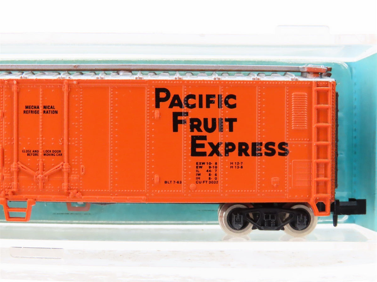 N Scale Atlas 3661 PFE Pacific Fruit Express 50&#39; Mech Reefer #300171