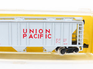 N Scale Atlas 3720 UP Union Pacific 3-Bay Covered Hopper #19711