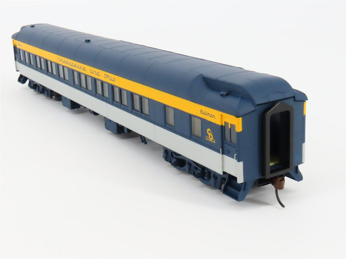 HO Scale Walthers #932-10068 C&amp;O Chesapeake &amp; Ohio HW 8-1-2 Sleeper Passenger