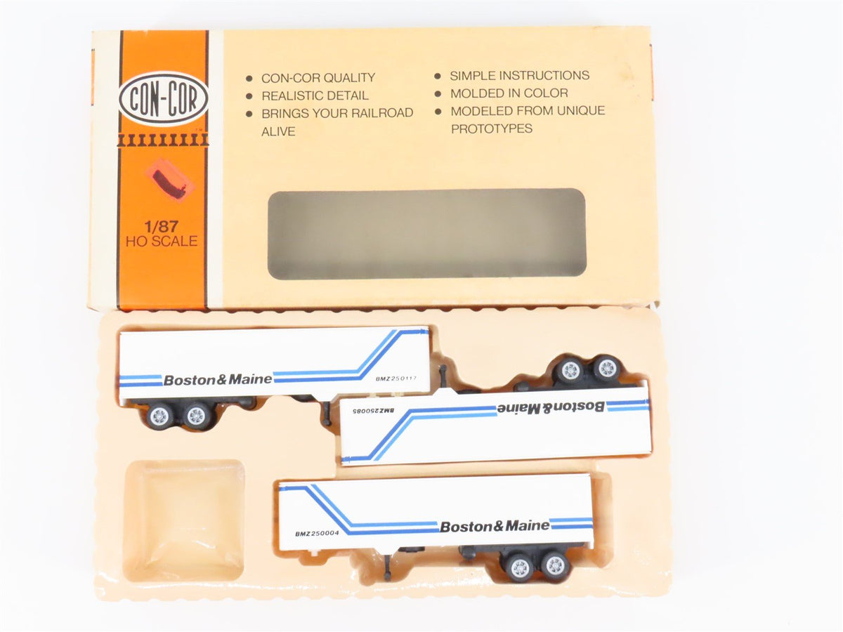 HO Scale Con-Cor 0004-008111 Boston &amp; Maine 40&#39; Box Trailer 3-Pack