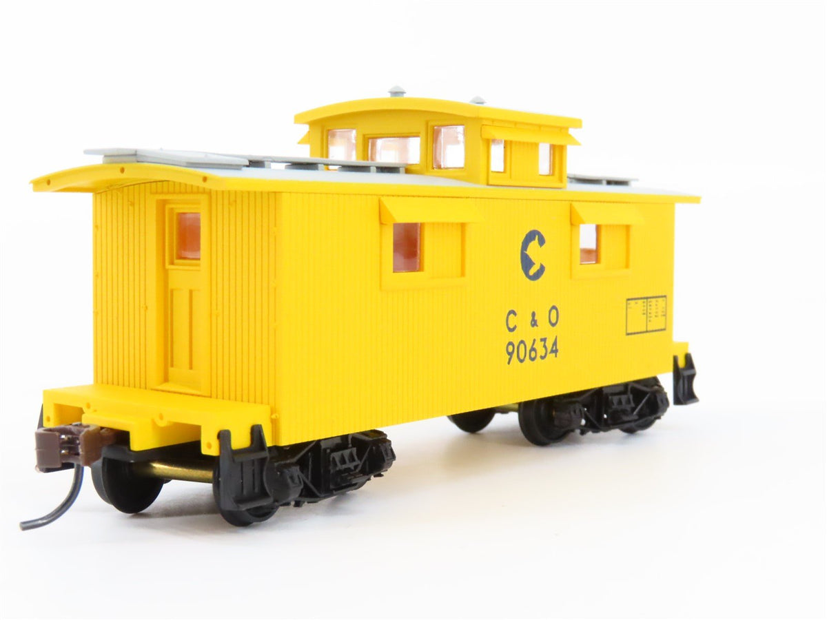 HO Scale Walthers #932-7525 C&amp;O Chessie System 25&#39; Wood Caboose #90634