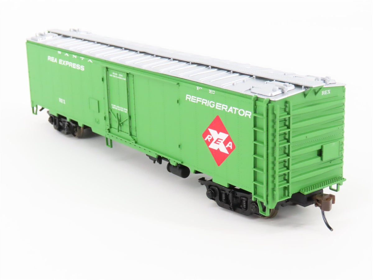 HO Scale Walthers #932-6244 ATSF Santa Fe 50&#39; REA Express Reefer