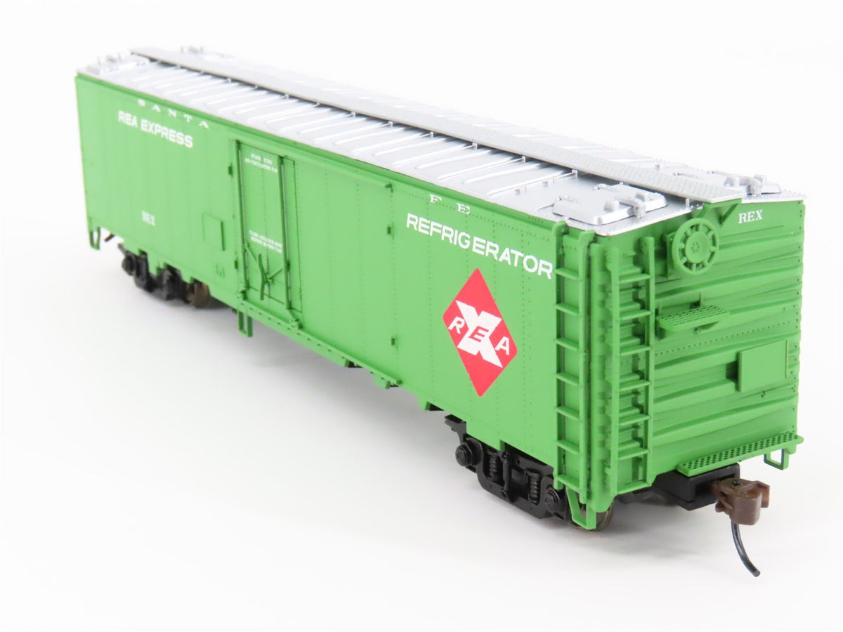 HO Scale Walthers #932-6244 ATSF Santa Fe 50&#39; REA Express Reefer