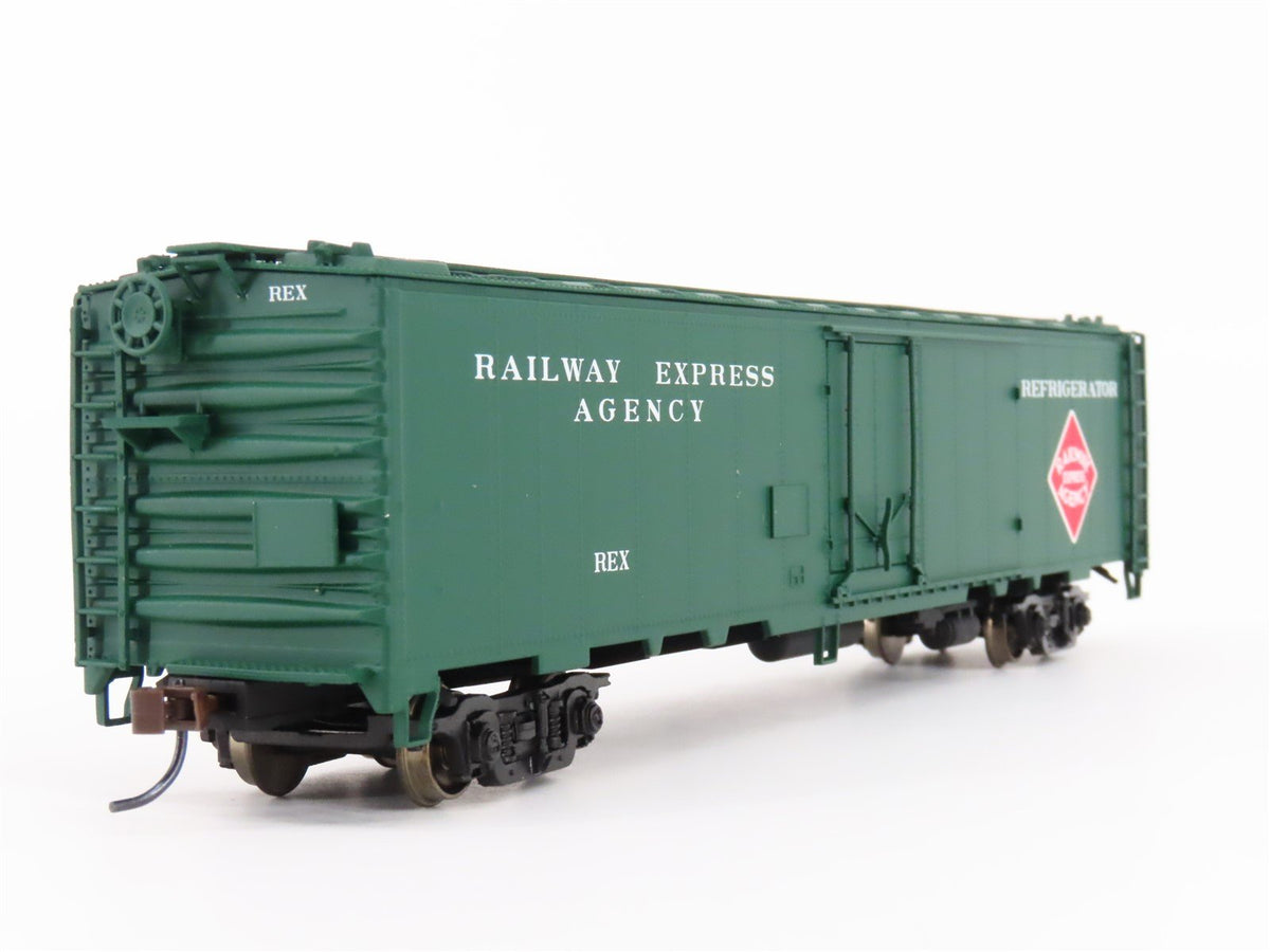 HO Scale Walthers #932-6241 REA Railway Express Agency 50&#39; Express Reefer