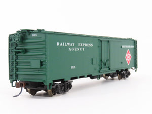 HO Scale Walthers #932-6241 REA Railway Express Agency 50' Express Reefer