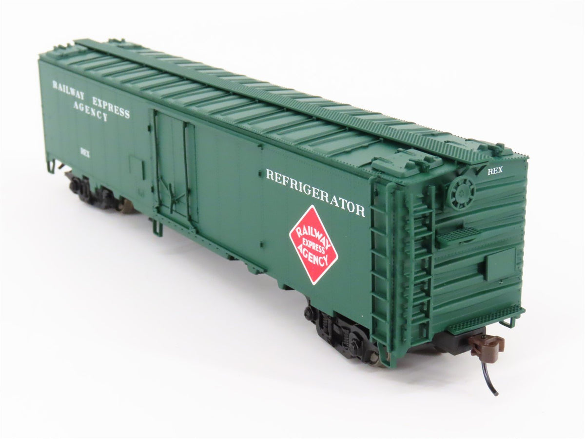 HO Scale Walthers #932-6241 REA Railway Express Agency 50&#39; Express Reefer