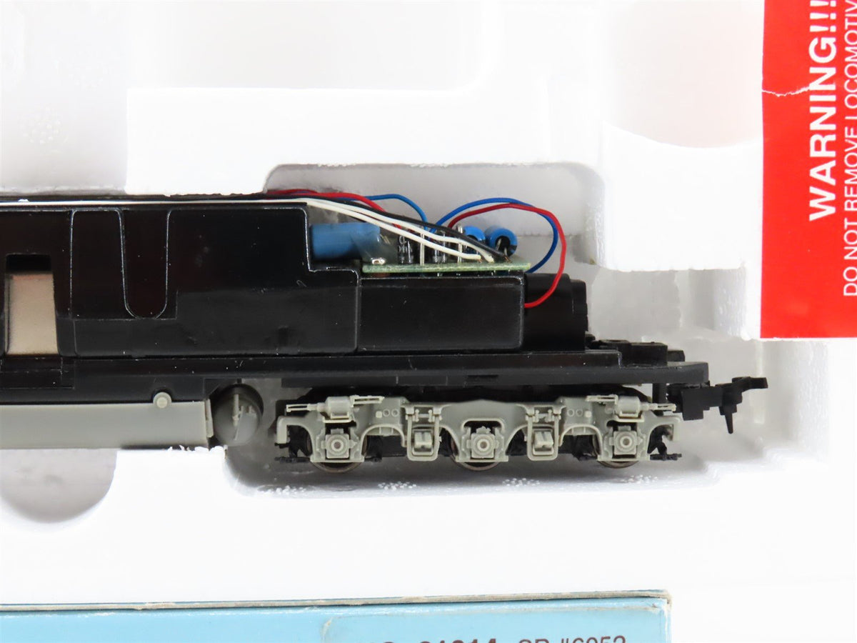 HO Scale Proto 2000 21014 SP Southern Pacific E8/9A Diesel Locomotive #6052