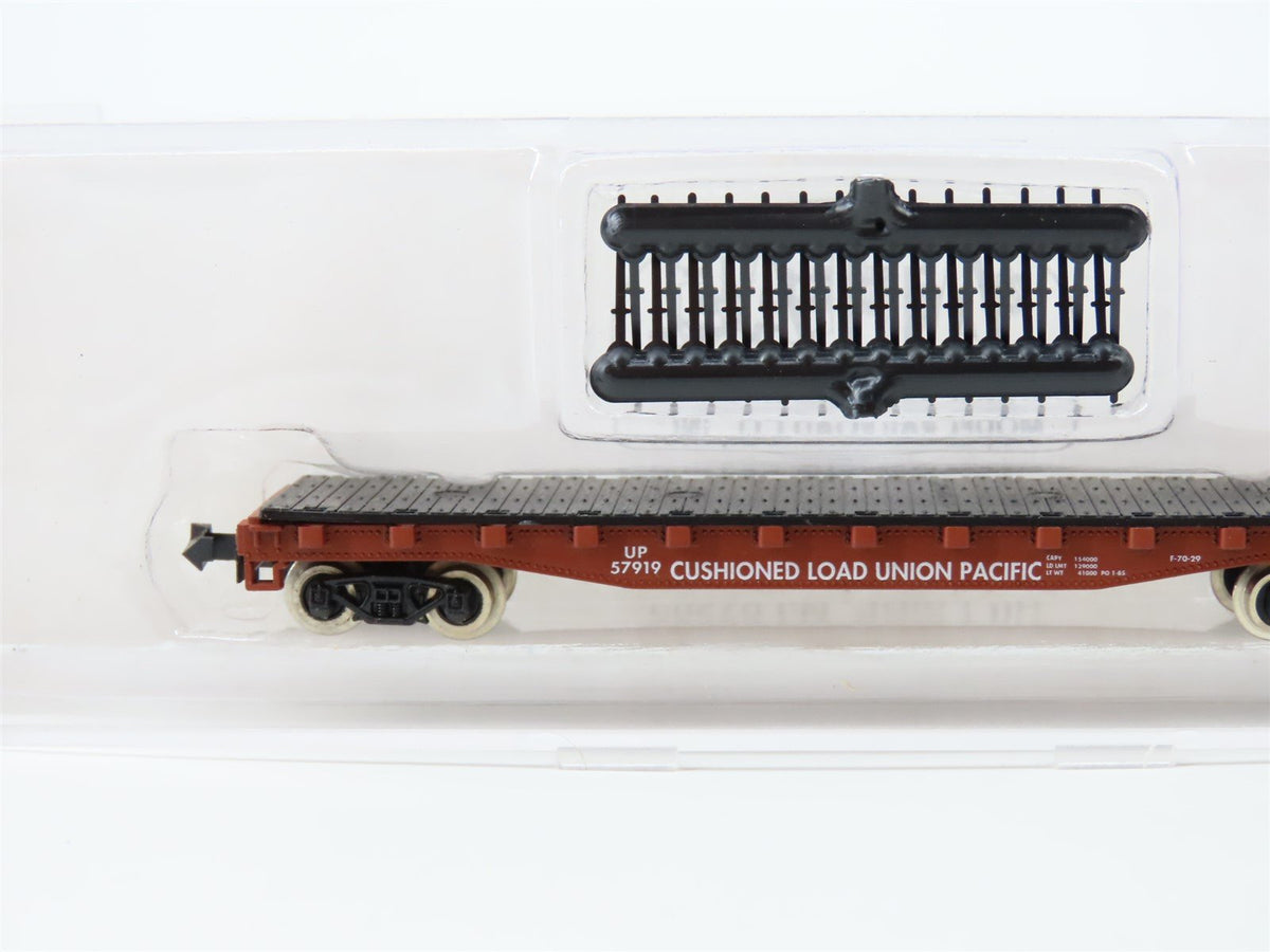 N Scale Atlas 3814 UP Union Pacific 50&#39; Flat Car #57919 w/ Stakes