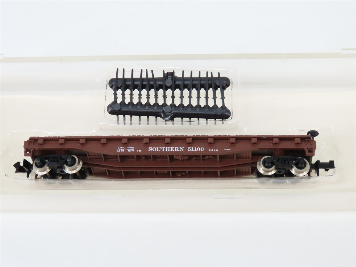 N Scale Atlas 3811 SOU Southern Railway 50&#39; Flat Car #51100 w/ Stakes