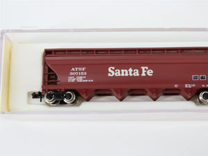 N Scale Atlas 3718 ATSF Santa Fe 4-Bay Centerflow Covered Hopper #307153