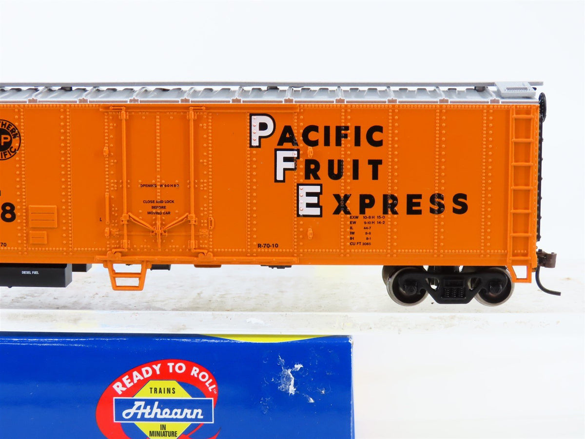 HO Athearn #75448 UP SP PFE Pacific Fruit Express 50&#39; Mechanical Reefer #300558