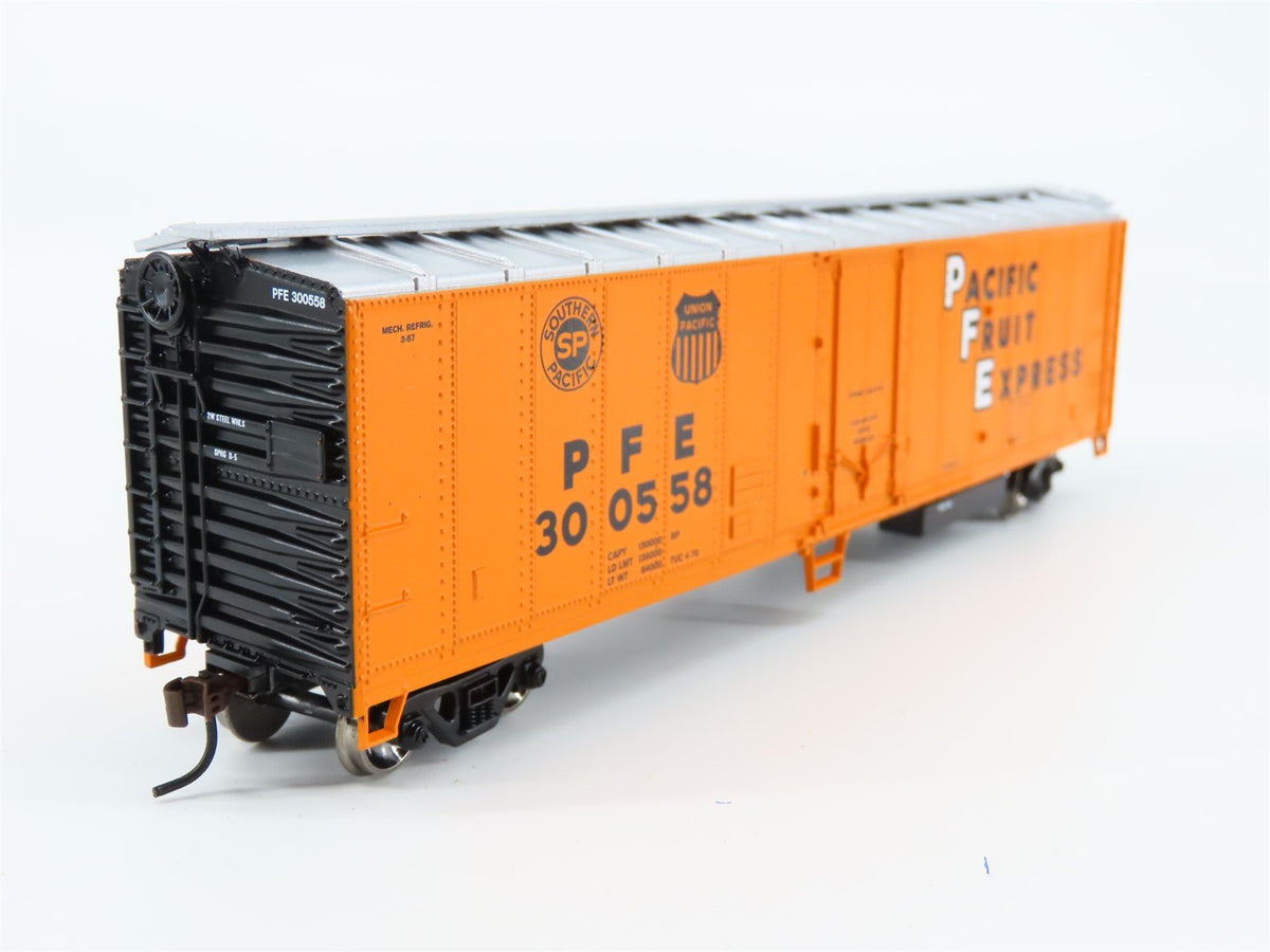 HO Athearn #75448 UP SP PFE Pacific Fruit Express 50&#39; Mechanical Reefer #300558