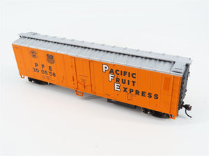 HO Athearn #75448 UP SP PFE Pacific Fruit Express 50' Mechanical Reefer #300558