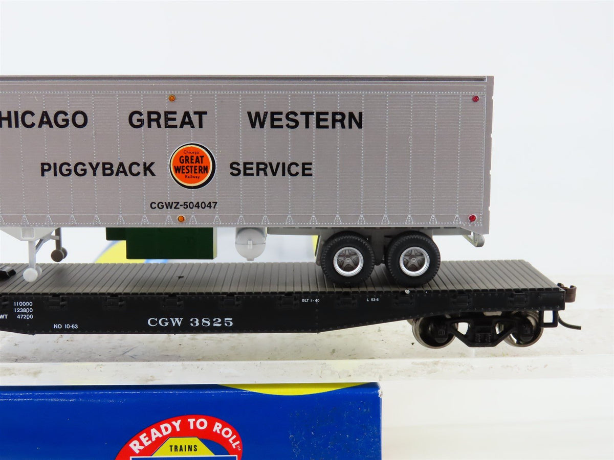 HO Scale Athearn #72466 CGW Chicago Great Western 50&#39; Flat Car #3825 w/ Trailer