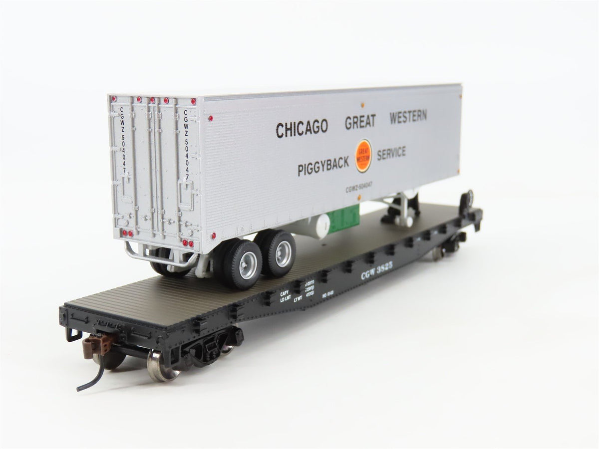 HO Scale Athearn #72466 CGW Chicago Great Western 50&#39; Flat Car #3825 w/ Trailer