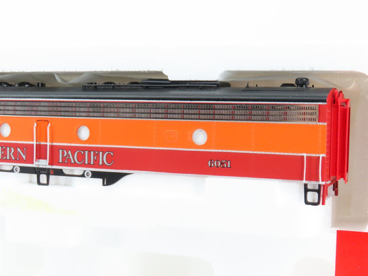 HO Scale Proto 2000 8101 SP Southern Pacific E8/9A Diesel Locomotive #6051