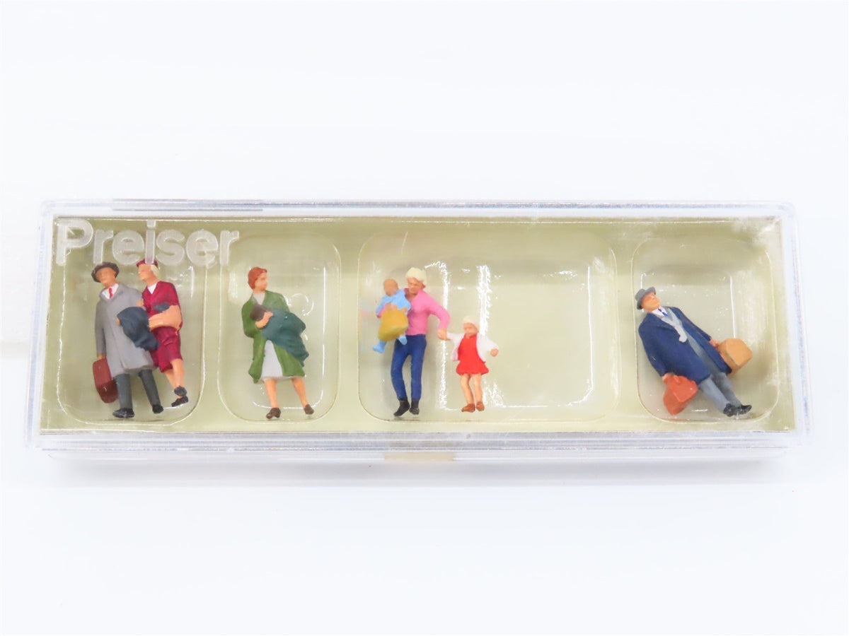 HO Scale Preiser #10511 Walking Passengers (4 Figures)