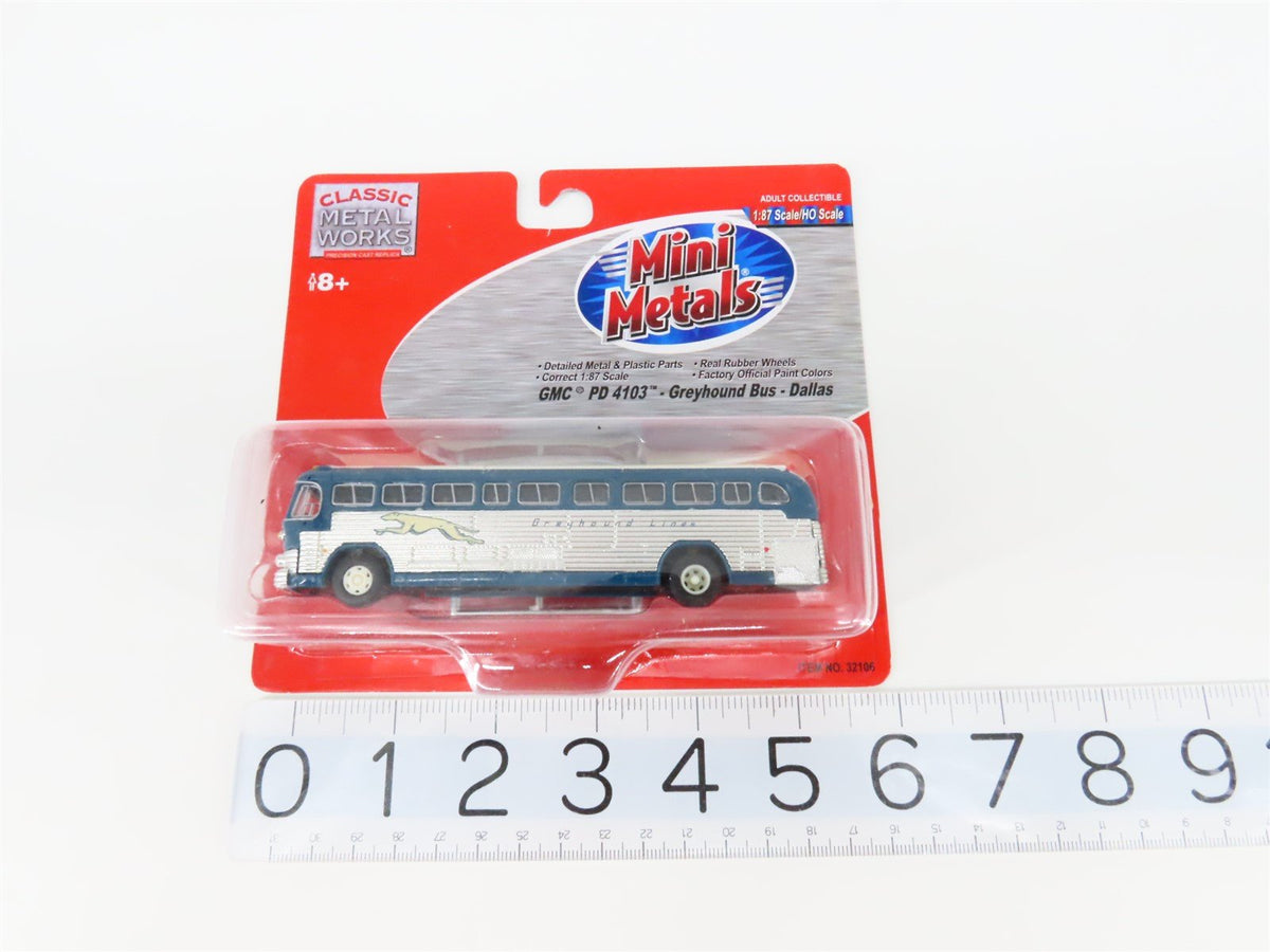 HO 1/87 Scale CMW Mini Metals #32106 GMC PD4103 Greyhound Bus - Dallas