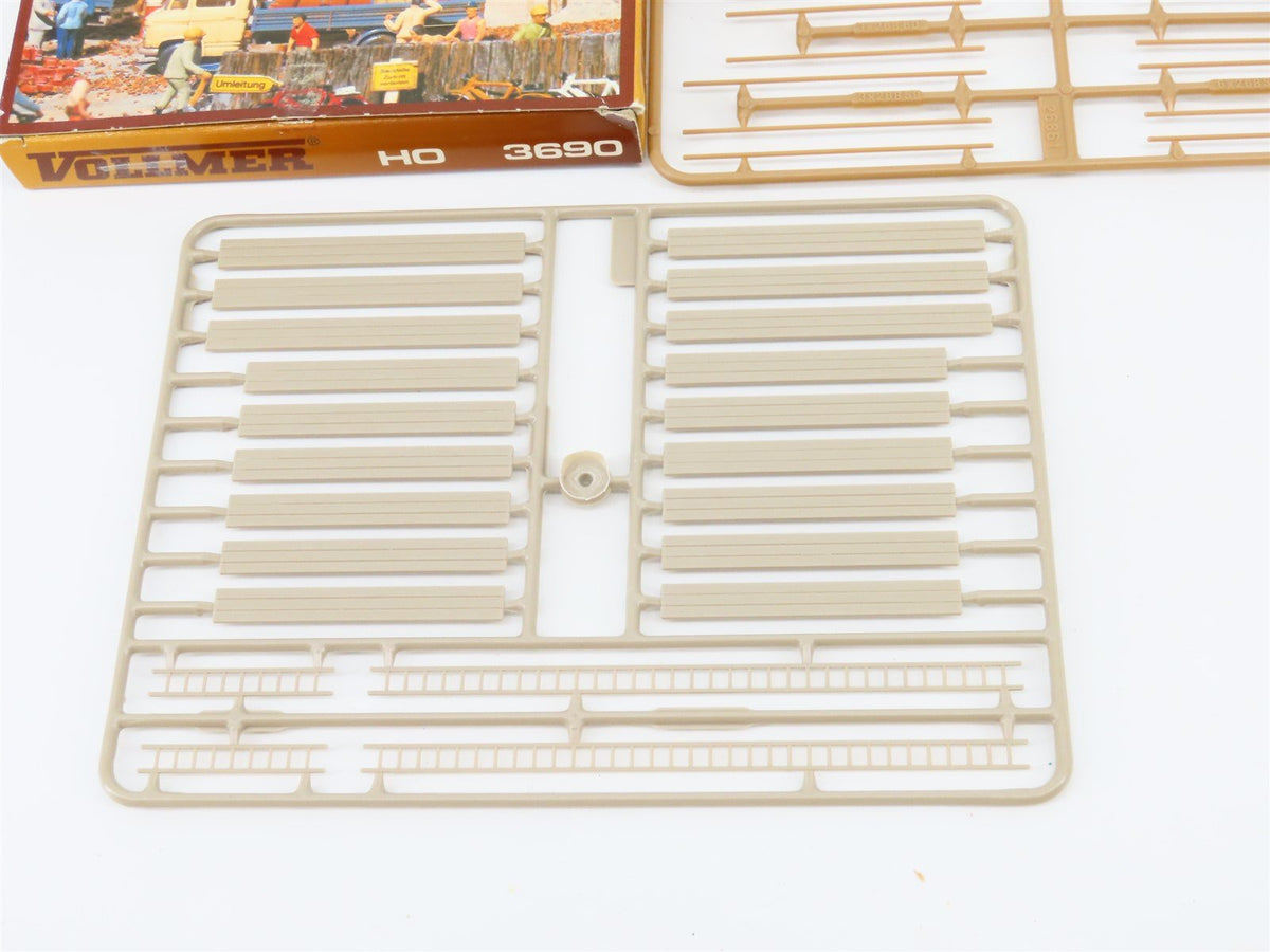 HO 1/87 Scale Vollmer Kit #3690 Scaffolding