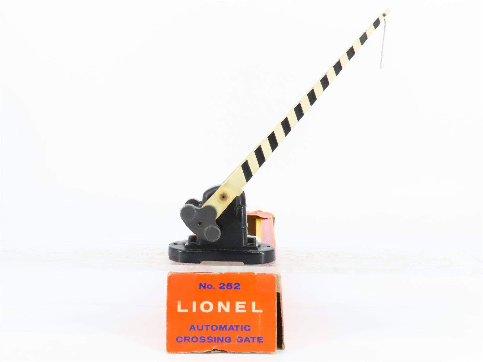 O/O27 Gauge Lionel 252 Operating Automatic Crossing Gate