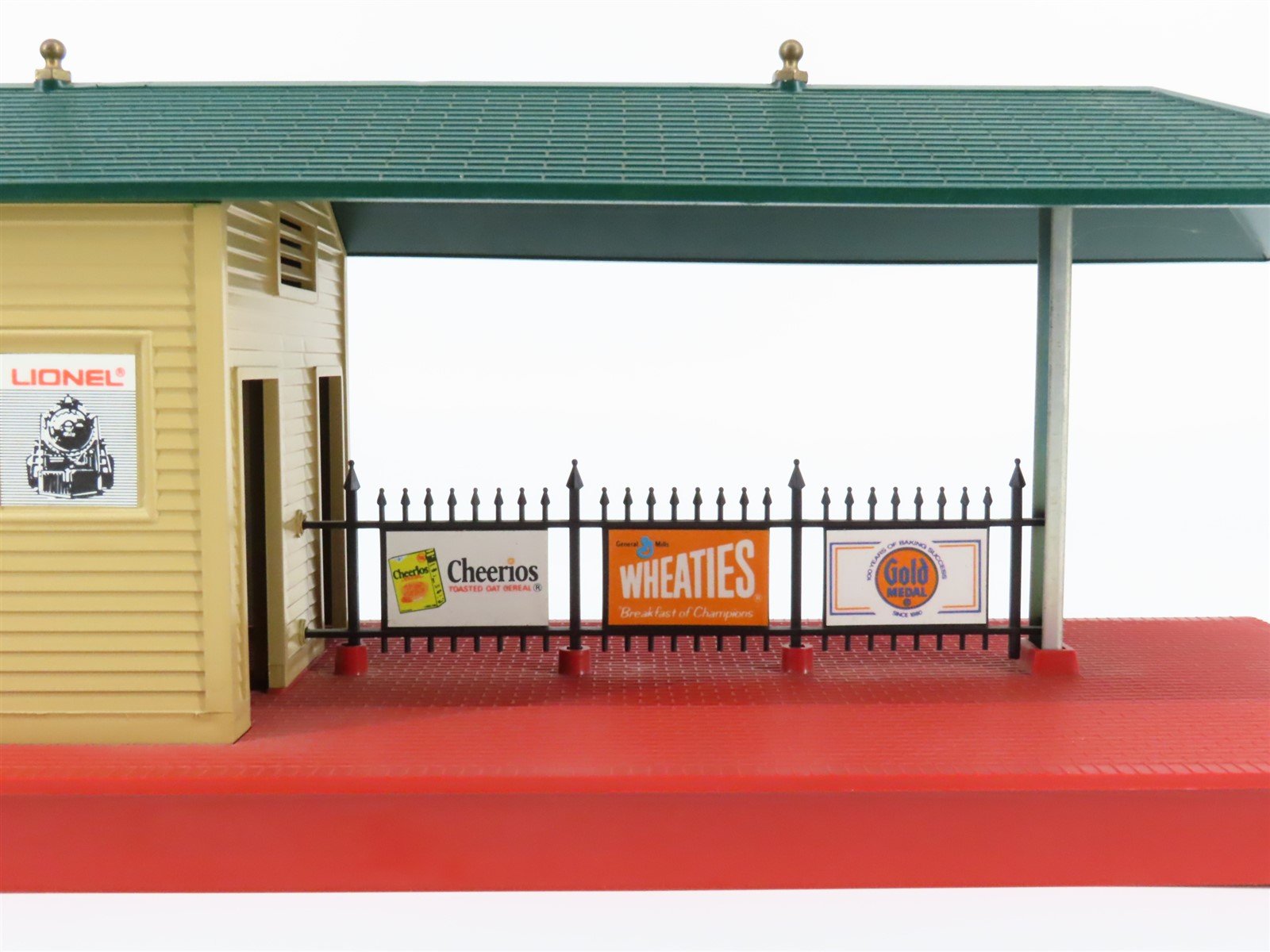 O 1/48 Scale Lionel 6-2129 Illuminated Freight Station
