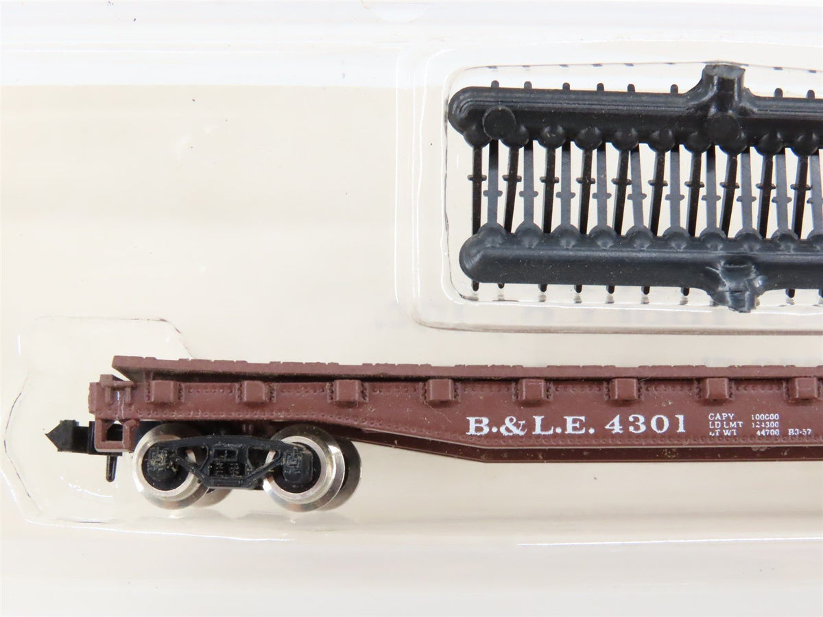 N Scale Atlas 3802 B&amp;LE Bessemer &amp; Lake Erie 50&#39; Flat Car #4301 w/ Stakes