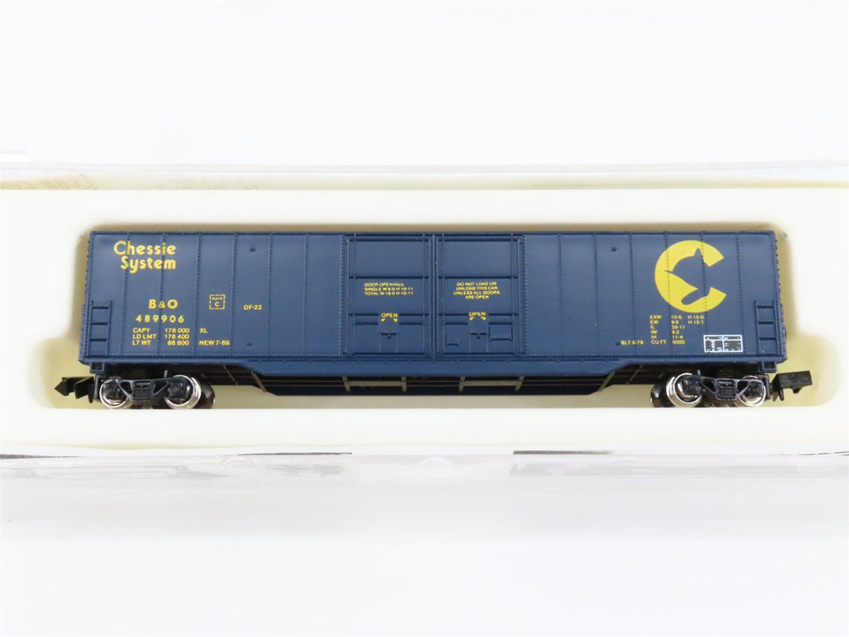 N Con-Cor 0001-5582-3 B&amp;O Chessie System 60&#39; Double Plug Door Box Car #489906