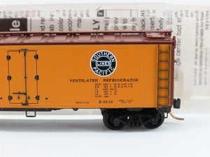 N Scale Micro-Trains MTL 59010 PFE Pacific Fruit Express 40' Reefer Car #40400