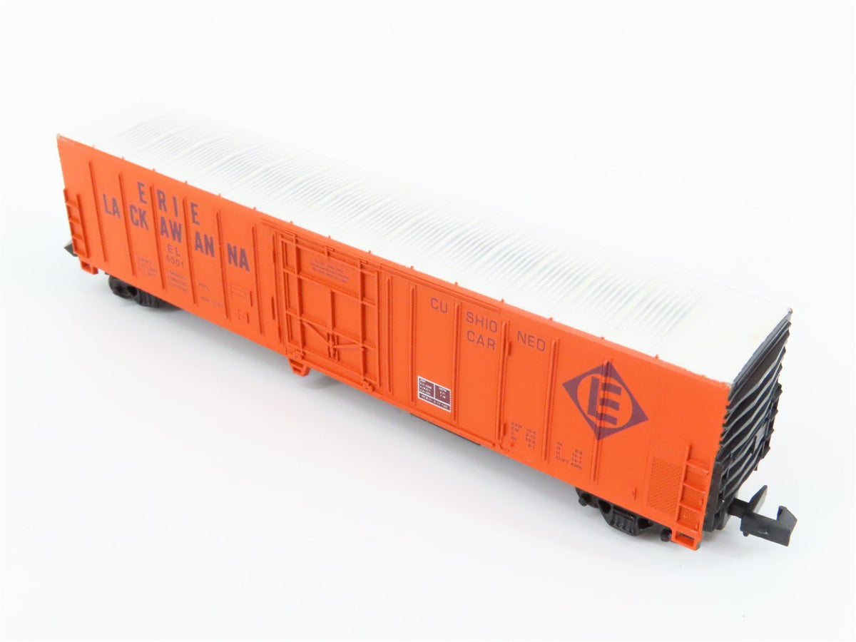 N Scale Con-Cor 001-148210-1 EL Erie Lackawanna 57&#39; Mech Reefer #5001