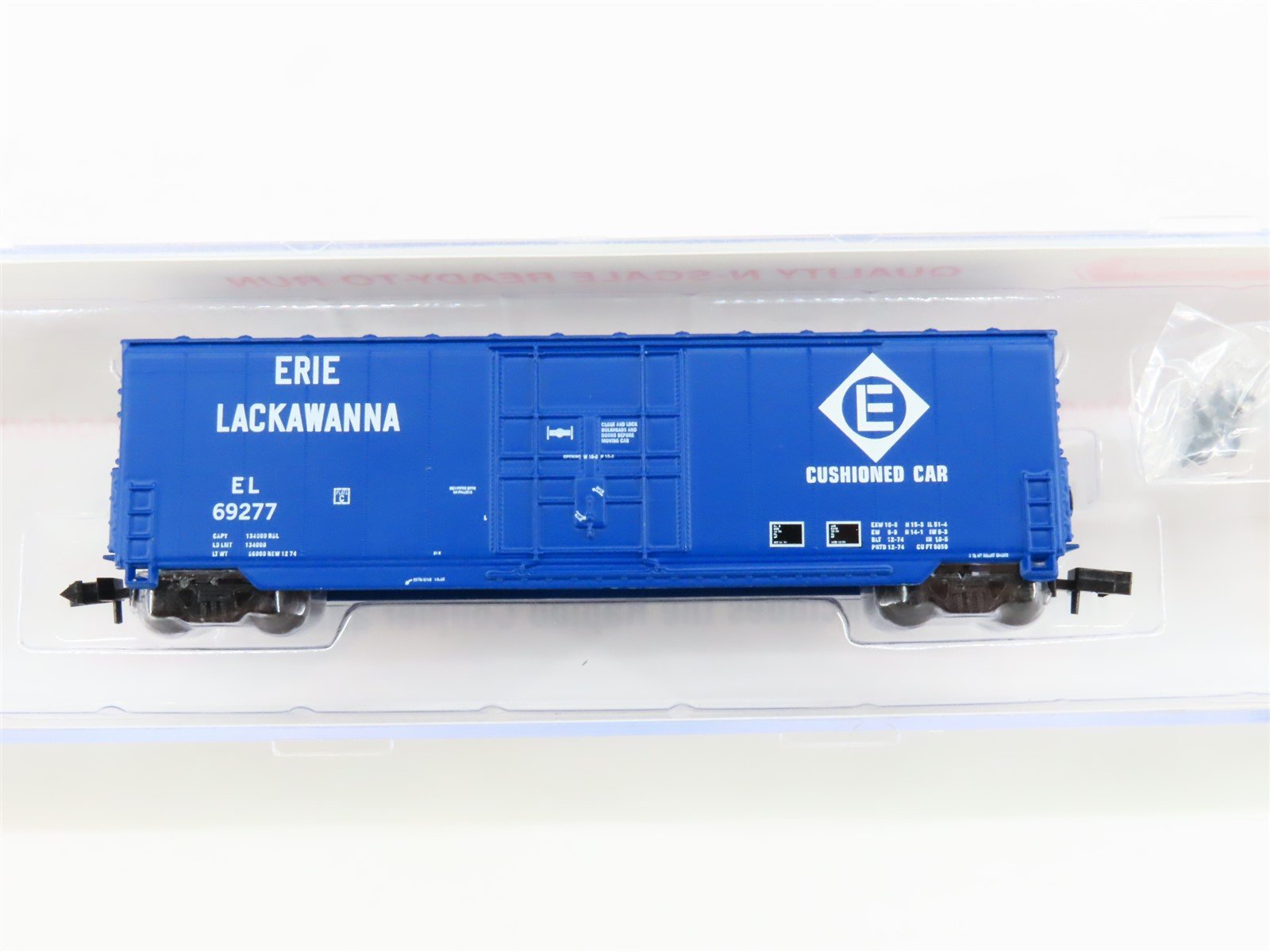 N Scale Roundhouse 82005 EL Erie Lackawanna 50' Hi-Cube Plug Door Box Car #69277