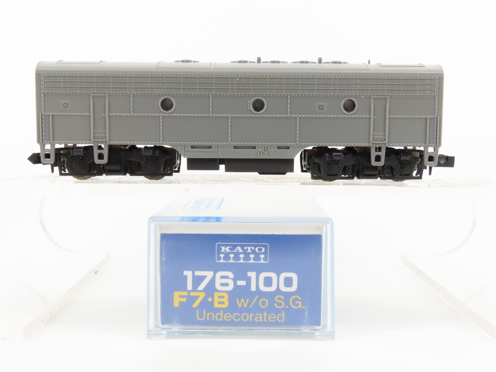 N Scale KATO 176-100 Undecorated F7B Diesel Locomotive No#