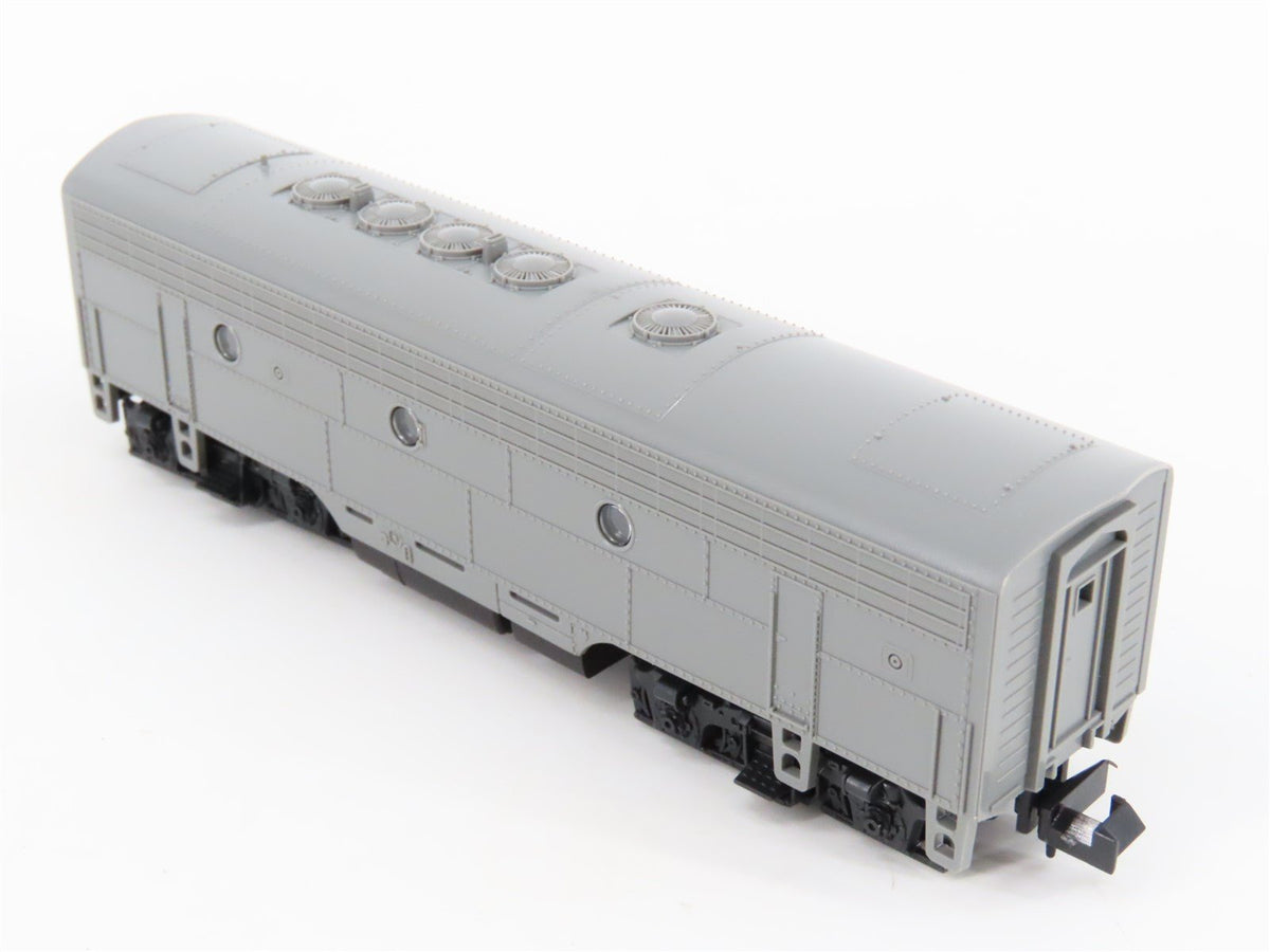 N Scale KATO 176-100 Undecorated F7B Diesel Locomotive No#